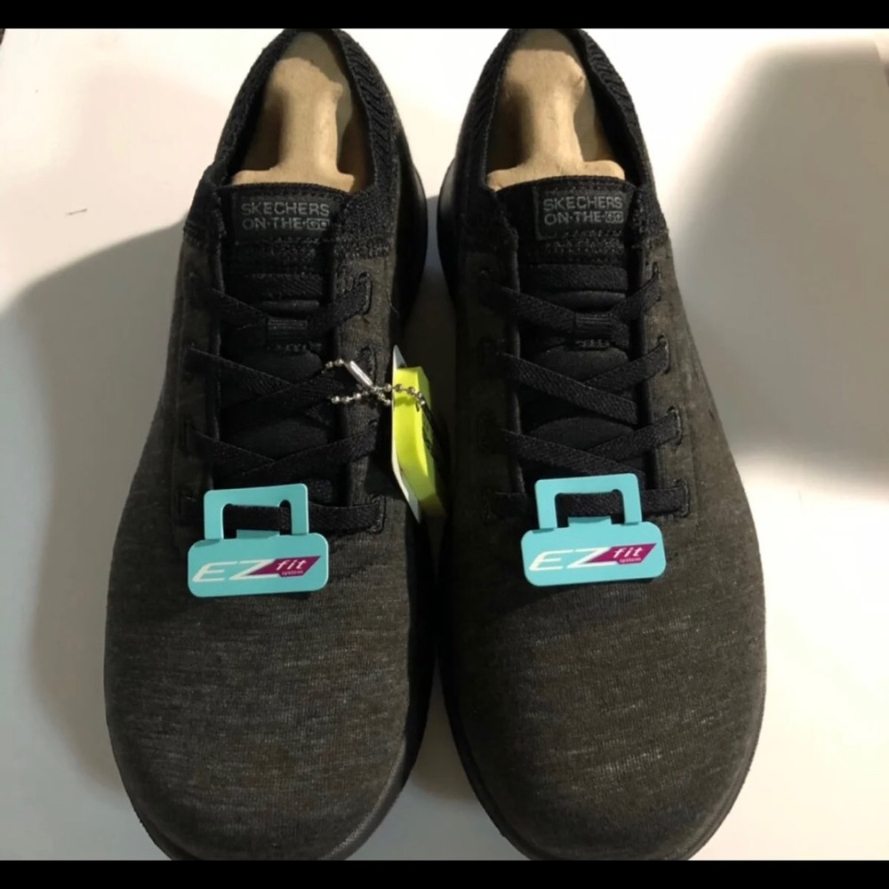 Sketchers on the go size 8